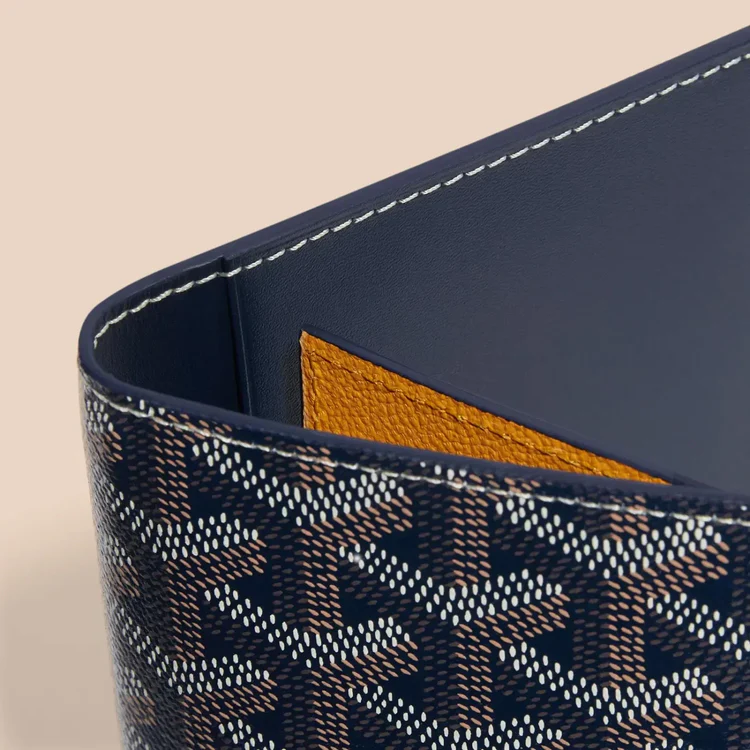 Voyelle Passport Holder - Image 12